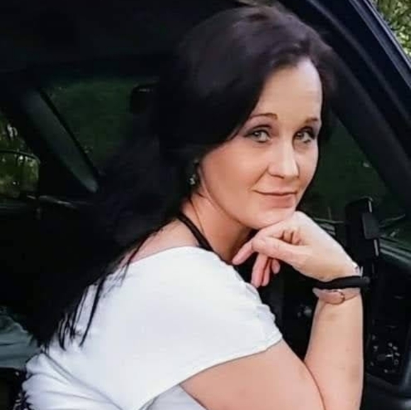 Meet your Posher, Beee - Picture 3 of 7